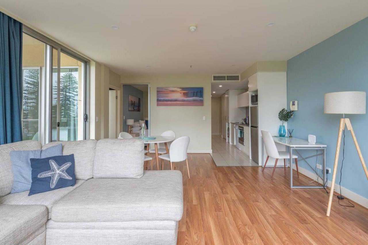 Beachside Luxury Apartments One & Two Bedroom In Beachfront Oaks Pier Building Glenelg Exterior photo